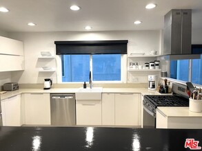 36 Anchorage St in Marina Del Rey, CA - Building Photo - Building Photo