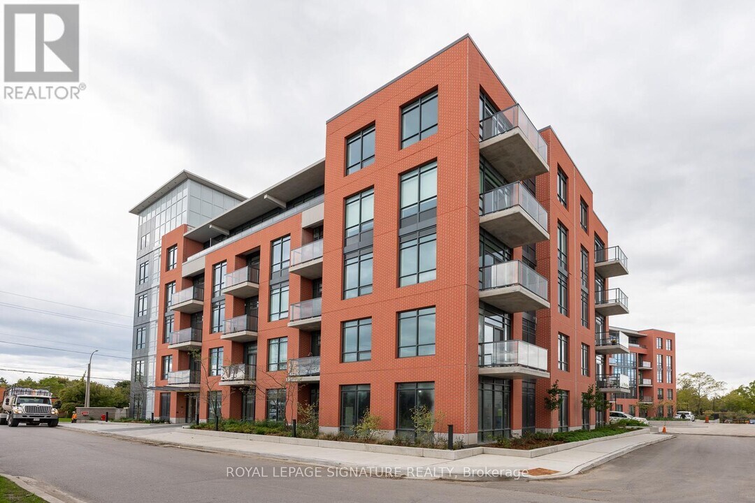 224-1010 DUNDAS St in Whitby, ON - Building Photo