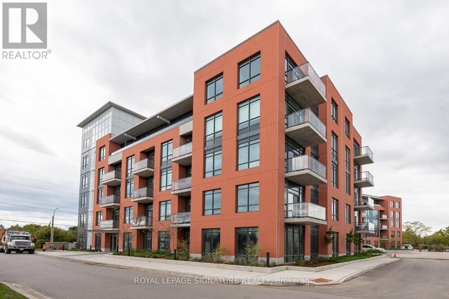 property at 224-1010 DUNDAS St