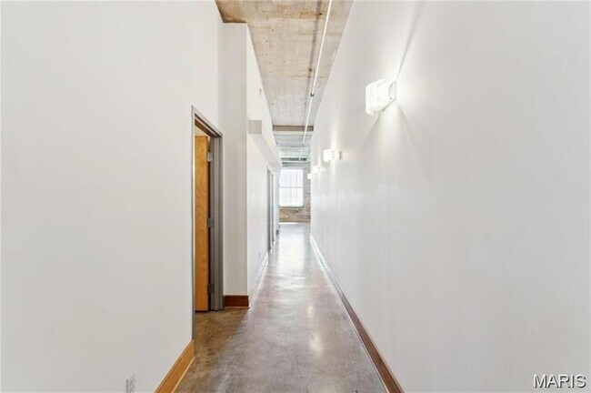 2201 Locust St, Unit 207 in St. Louis, MO - Building Photo - Building Photo