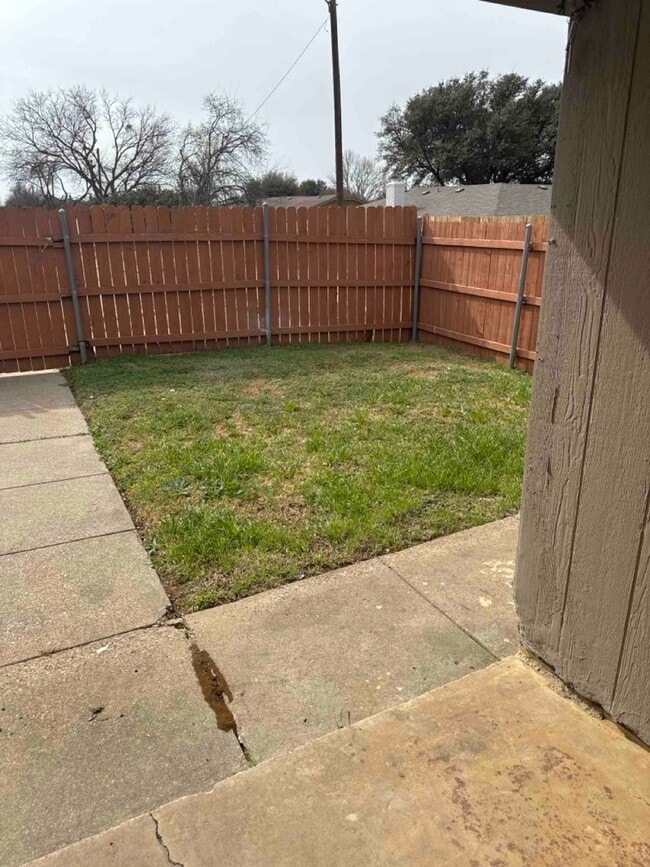 3332 Heritage Ln in Forest Hill, TX - Building Photo - Building Photo