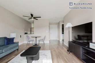 766 Edgewater Blvd in Foster City, CA - Foto de edificio - Building Photo