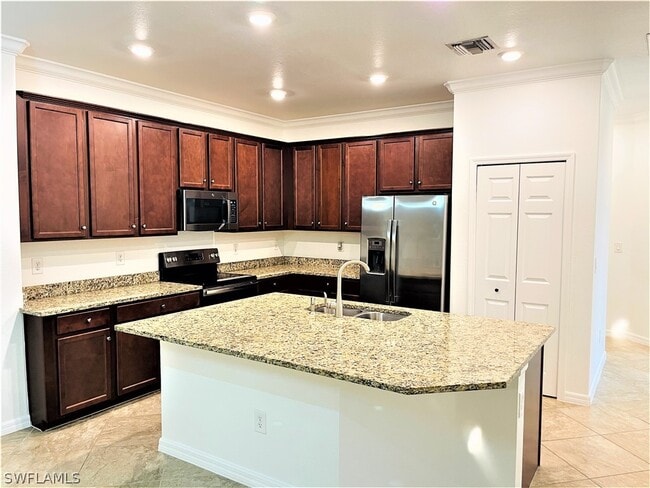 property at 9169 Glenforest Dr