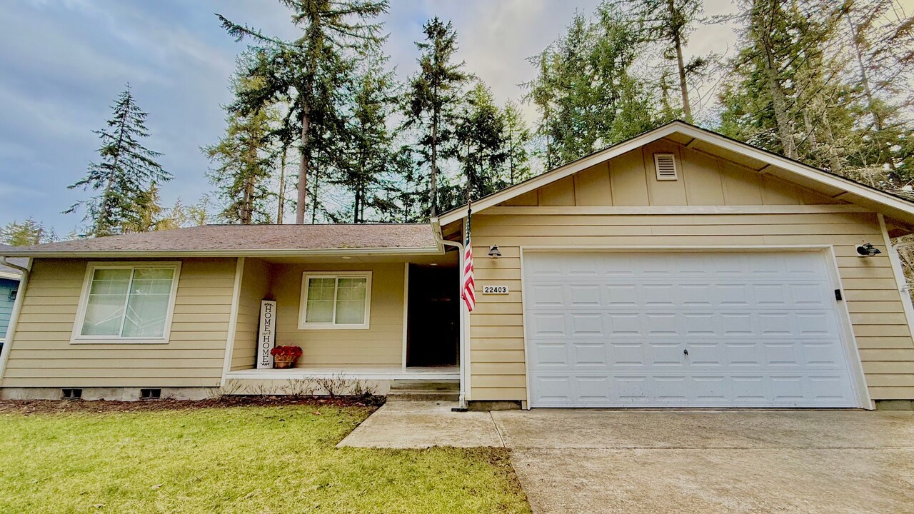 22403 Autumnwood Ct SE in Yelm, WA - Building Photo