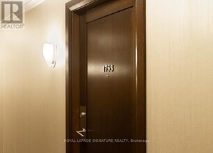 25 Viking Ln in Toronto, ON - Building Photo - Building Photo