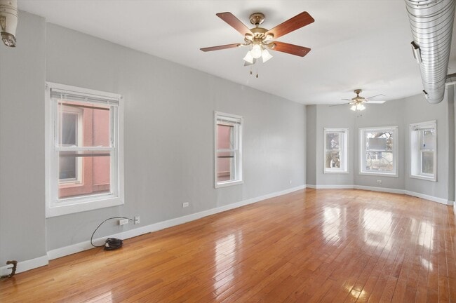 2911 W Belden Ave in Chicago, IL - Building Photo - Building Photo