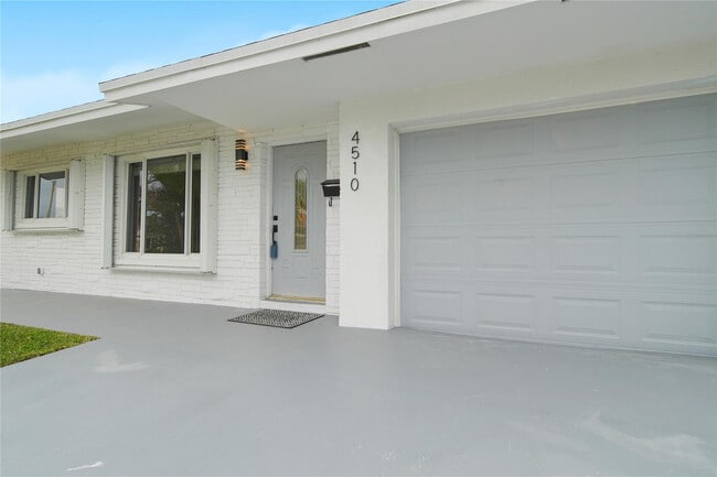 4510 NW 49th Dr in Tamarac, FL - Building Photo - Building Photo