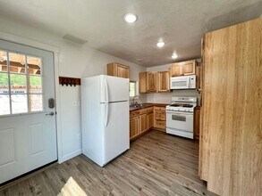 35650 Southern Bluff St in Soldotna, AK - Building Photo - Building Photo