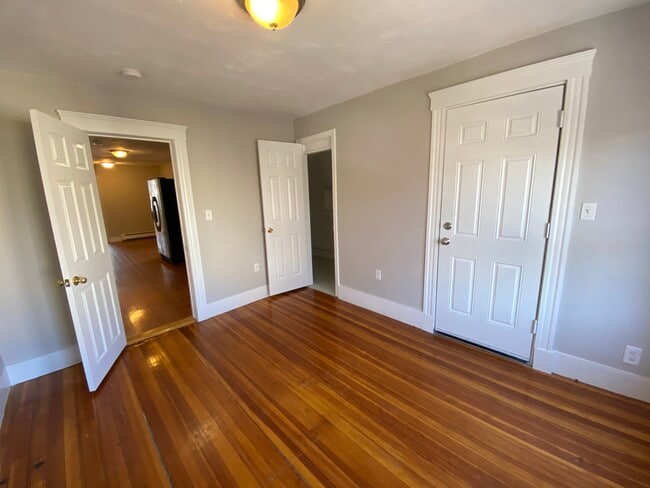 44 Floyd St, Unit #3 in Boston, MA - Foto de edificio - Building Photo