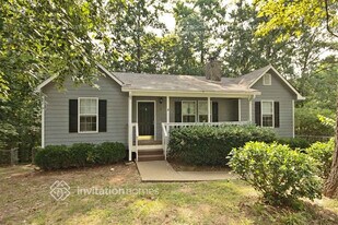 15 Tracey Ln in Dallas, GA - Building Photo
