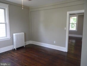215 W Olive St in Westville, NJ - Building Photo - Building Photo