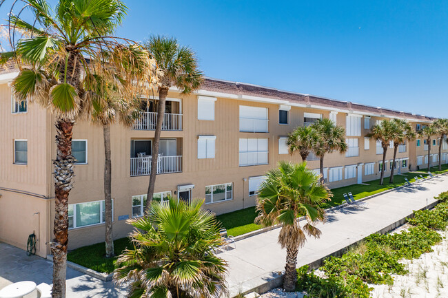 Gulf Belleair Beach Condominiums in Belleair Beach, FL - Building Photo - Building Photo