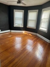 33 Redfern St in North Providence, RI - Building Photo - Building Photo