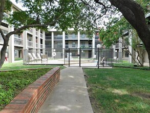 218 N Texas Blvd in Denton, TX - Foto de edificio - Building Photo