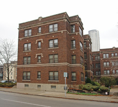 The Candon Court Apartments in Milwaukee, WI - Building Photo - Building Photo