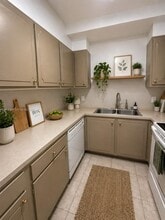 6361 N Falls Cir Dr in Lauderhill, FL - Building Photo - Building Photo