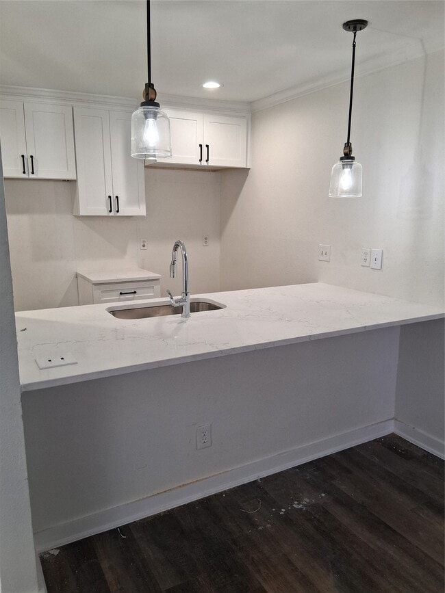 property at 7313 Gulf Fwy