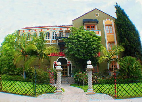 2028 Beachwood Dr-Unit -300 in Los Angeles, CA - Building Photo