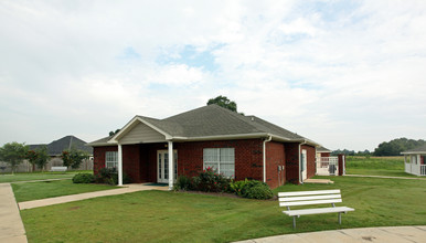 Inglewood Garden Homes in Robertsdale, AL - Building Photo - Building Photo