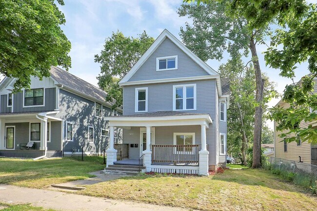 2124 Fremont Ave N in Minneapolis, MN - Building Photo - Building Photo