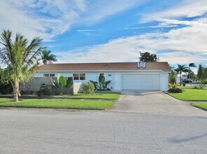 350 Lynn Ave in Satellite Beach, FL - Building Photo - Building Photo
