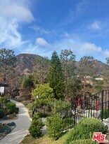 1593 Michael Ln in Los Angeles, CA - Building Photo