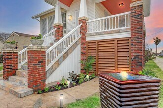 3828 Seawall Blvd in Galveston, TX - Foto de edificio - Building Photo