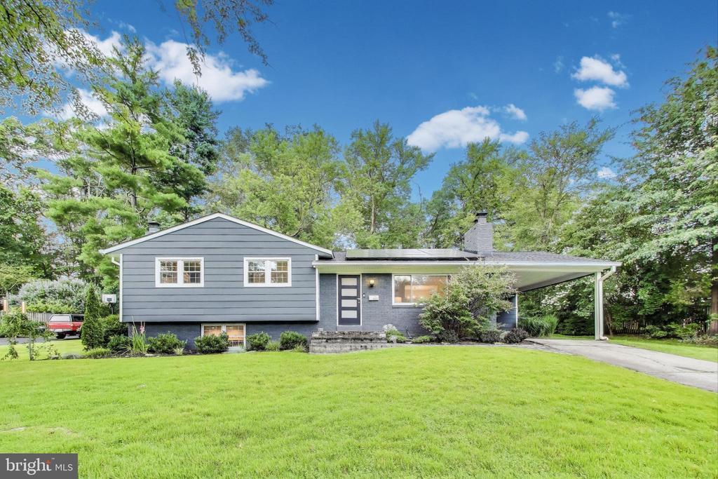 4422 Neptune Dr in Alexandria, VA - Building Photo