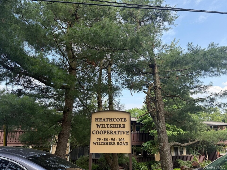 103 Wiltshire Rd in Scarsdale, NY - Building Photo