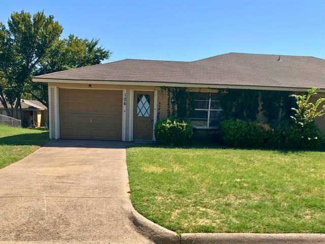 104 Ramada Ave in Joshua, TX - Building Photo
