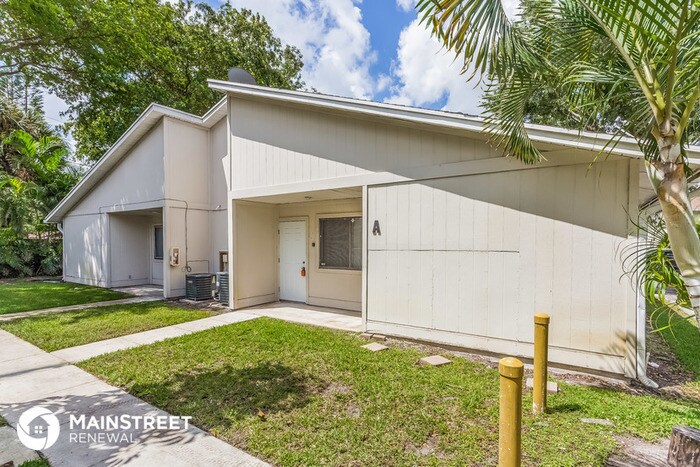 5320 Elmhurst Rd-Unit -A in West Palm Beach, FL - Building Photo