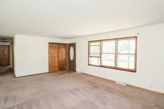 422 Cottam Ave in Wheeler, IN - Building Photo - Building Photo