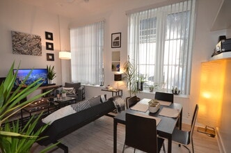 1169 Hope St, Unit 2D in Philadelphia, PA - Foto de edificio - Building Photo