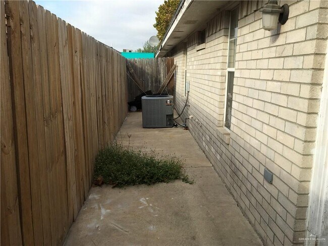 9 Angus St in Mission, TX - Building Photo - Building Photo