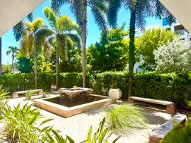 1045 10th St, Unit 206 in Miami Beach, FL - Building Photo