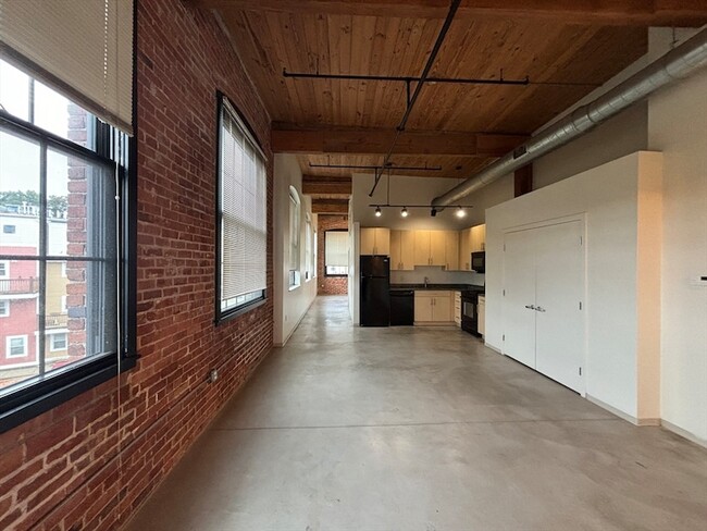 88 Gerrish Ave, Unit 318 in Chelsea, MA - Building Photo - Building Photo