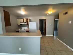 128 Sandstone Ct in Hillsboro, MO - Foto de edificio - Building Photo