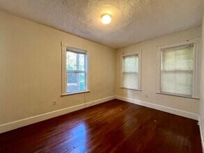 190 Highland St, Unit 2 in Boston, MA - Foto de edificio - Building Photo