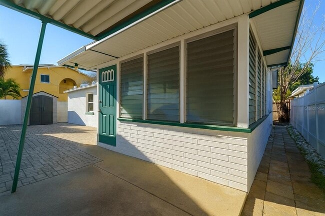 553 72nd Ave in St Pete Beach, FL - Building Photo - Building Photo