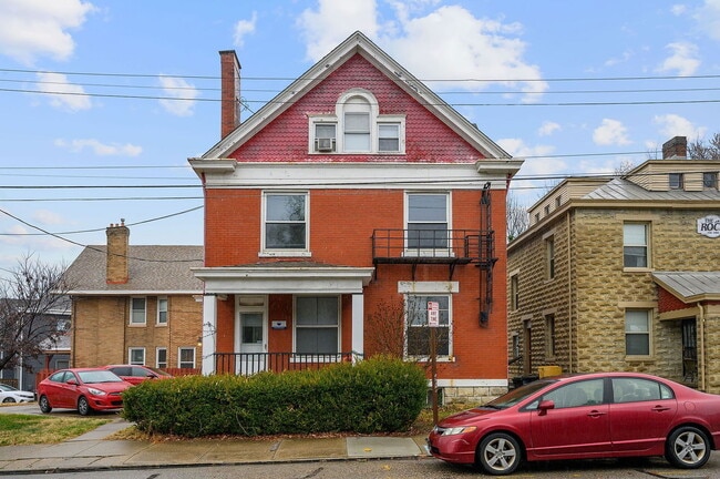 2549 University Ct in Cincinnati, OH - Building Photo - Building Photo