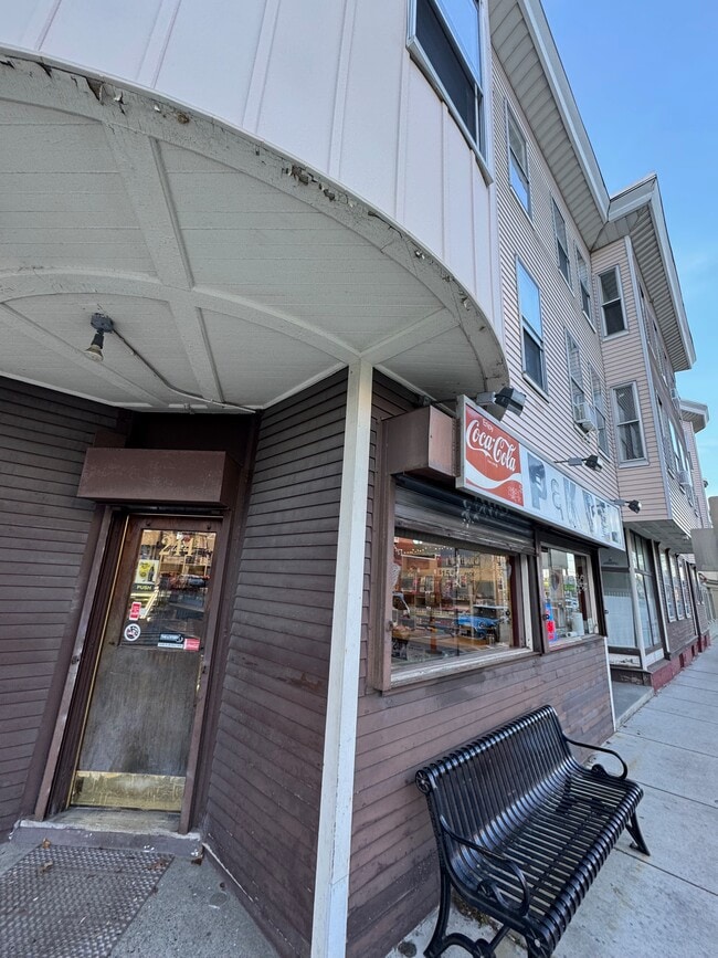 250 Beacon St, Unit 1 in Somerville, MA - Building Photo - Building Photo