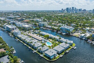 The Oasis of Nurmi Isles in Fort Lauderdale, FL - Foto de edificio - Building Photo