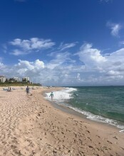 125 S Ocean Ave in Palm Beach Shores, FL - Building Photo - Building Photo