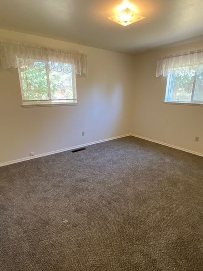 205 S 46th Ave in Yakima, WA - Building Photo - Building Photo