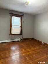 16 St Lawrence St in Manchester, CT - Building Photo - Building Photo