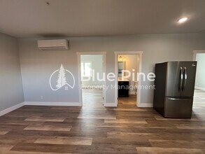 1444 E 17th St in Idaho Falls, ID - Foto de edificio - Building Photo