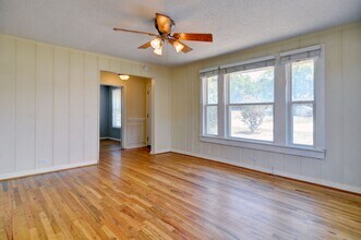 2820 Frazier Ave in Fort Worth, TX - Building Photo - Building Photo