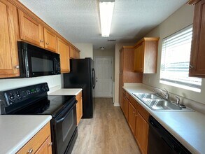 124 Bridgewater Cir in Athens, GA - Building Photo - Building Photo