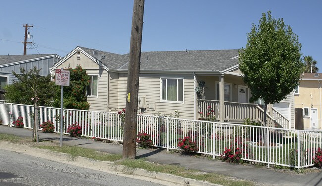 388 W 9th St in Pittsburg, CA - Building Photo - Building Photo