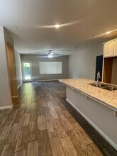 5202 Phisto Pl in Bakersfield, CA - Foto de edificio - Building Photo